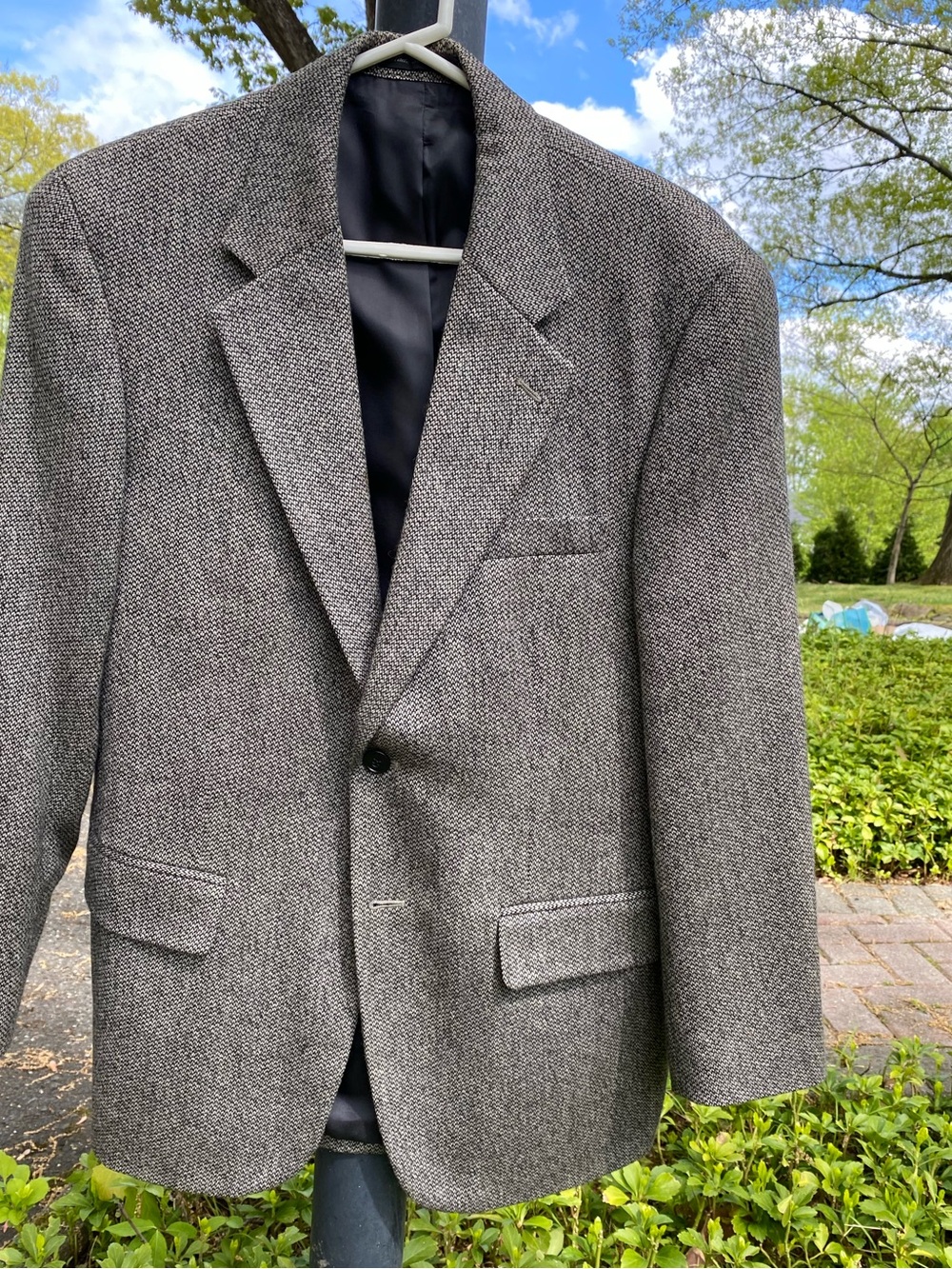 Men's Textured Gray Herringbone Sport Coat
